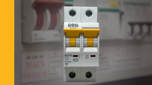 Aptomat 2 pha là gì? Cấu tạo, phân loại và ứng dụng