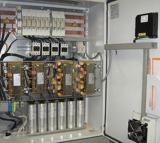 Bộ điều khiển tụ bù trung thế: Chức năng & nguyên lý vận hành