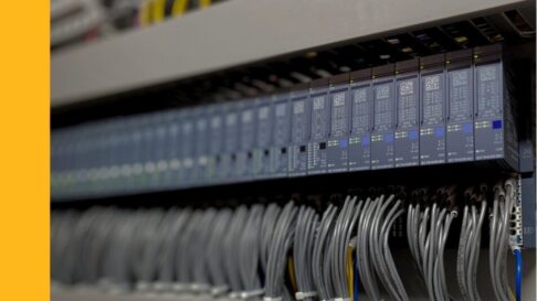 Tủ điện điều khiển PLC – Cấu tạo, chức năng và ứng dụng