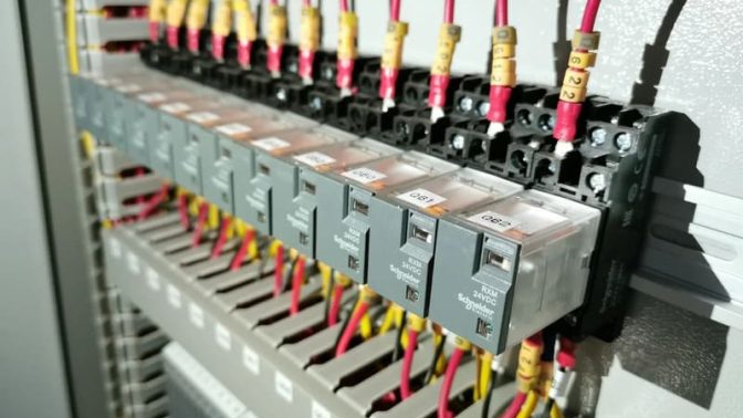 Rơ le điện từ là gì? Nguyên lý hoạt động và ứng dụng