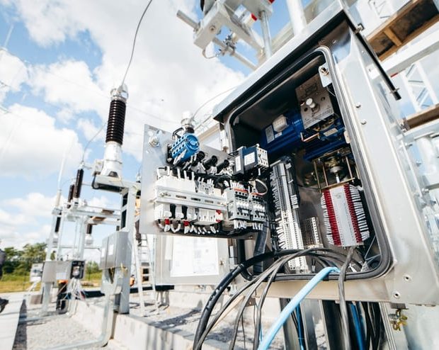 Điện công nghiệp: Lịch sử và phân biệt với điện dân dụng