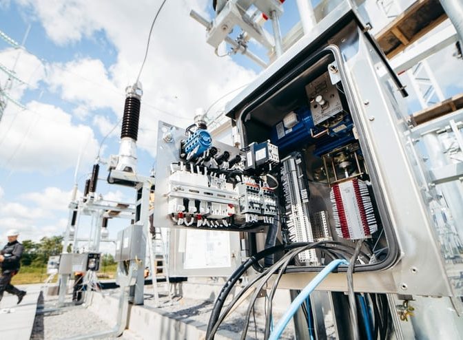 Điện công nghiệp: Lịch sử và phân biệt với điện dân dụng